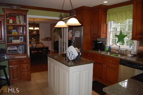 760 Highland Ave, Cornelia, GA 30531 photo 2