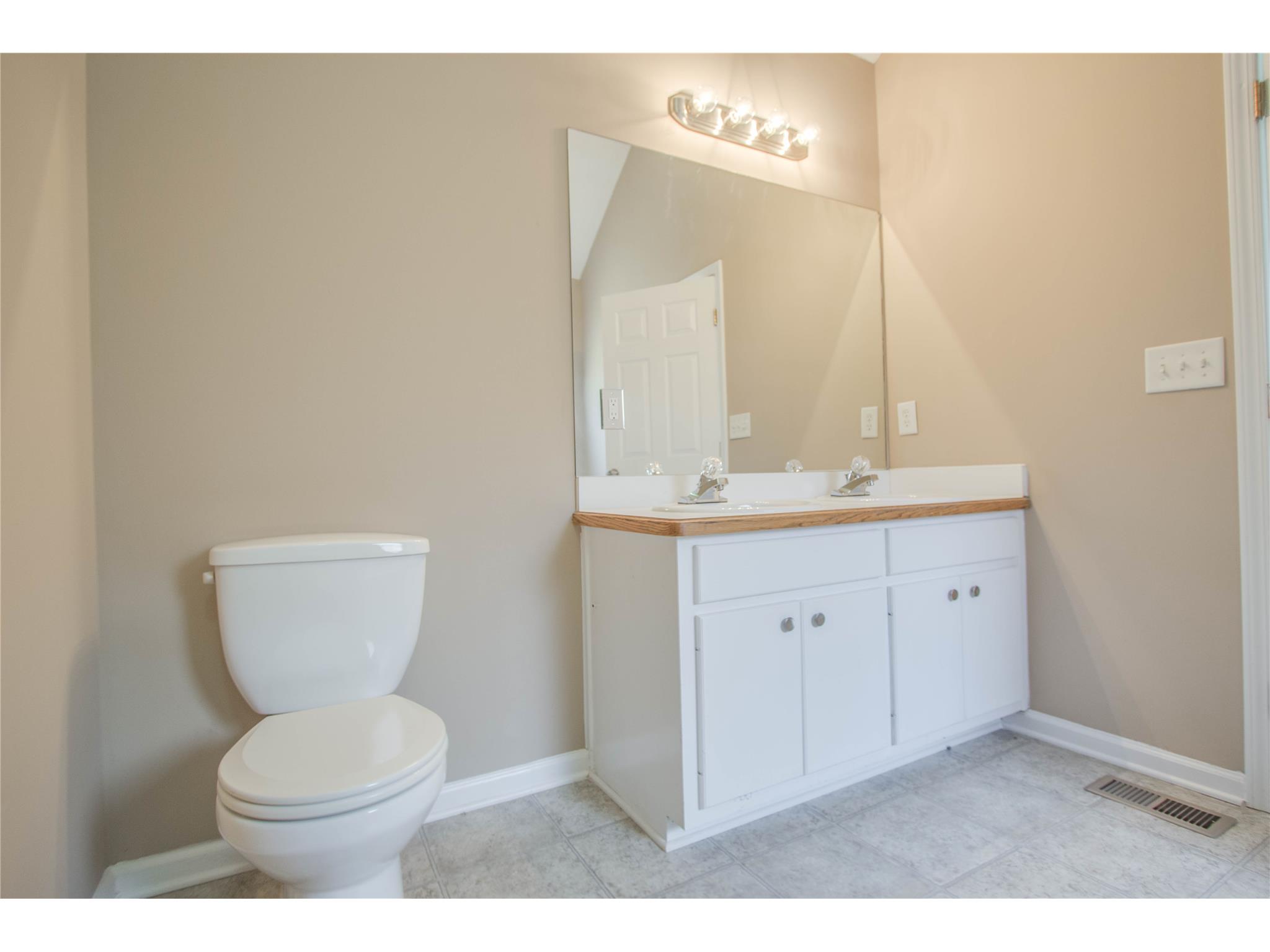 538 Waterworks Rd, Commerce, GA 30529 photo 9
