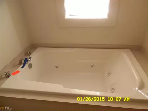 146 E Clifton Ave, Lyons, GA 30436 photo 8