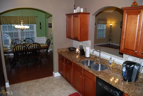 211 Rosecliff Dr, Cornelia, GA 30531 photo 4