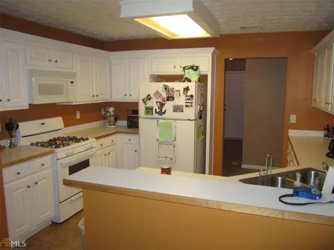 1098 Sutherland Dr, Winder, GA 30680 photo 8