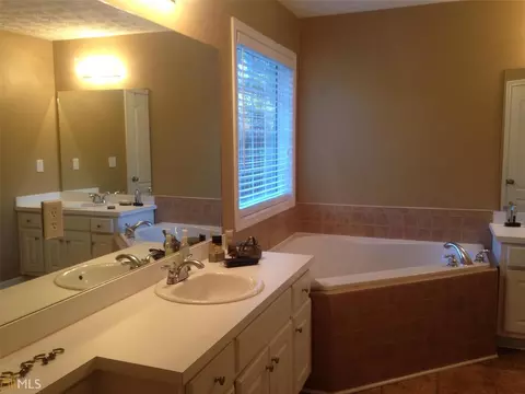 1098 Sutherland Dr, Winder, GA 30680 photo 17
