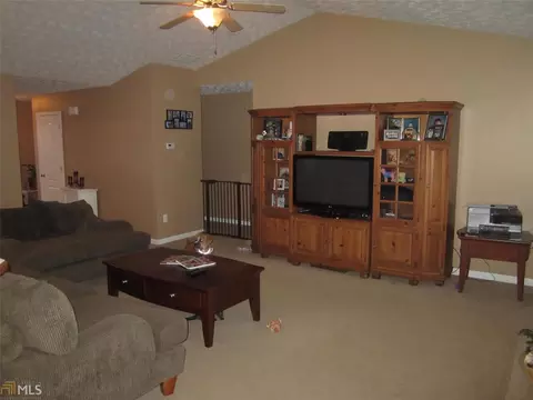 1098 Sutherland Dr, Winder, GA 30680 photo 6
