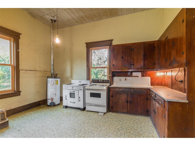 91 Hampton St, Mcdonough, GA 30252 photo 8