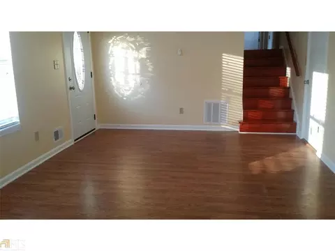 1976 Oxford Dr, Morrow, GA 30260 photo 3