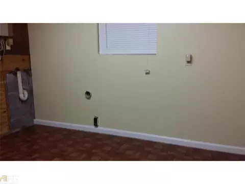 1976 Oxford Dr, Morrow, GA 30260 photo 9