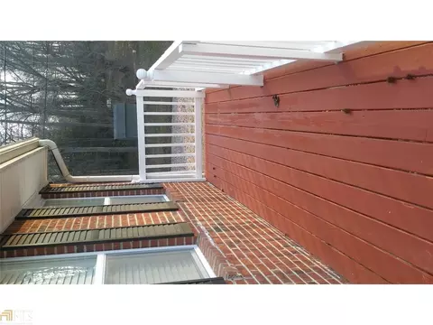 1976 Oxford Dr, Morrow, GA 30260 photo 2