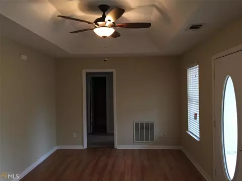 398 Debra Dr, Lagrange, GA 30240 photo 5