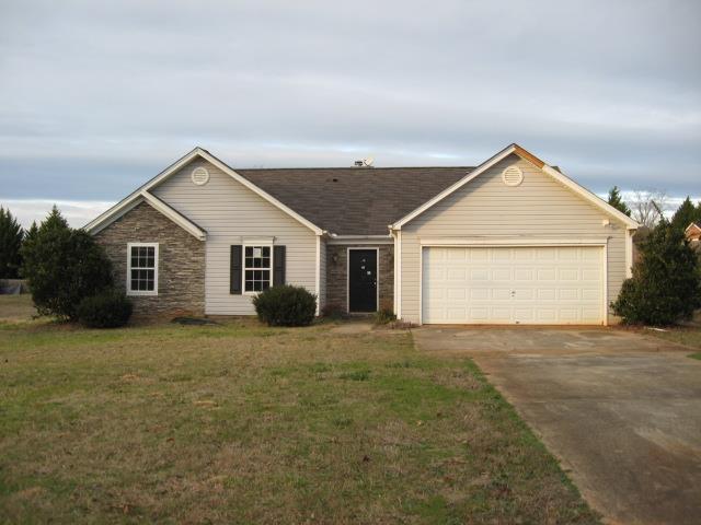 1019 Riverclift Dr, Conyers, GA 30094 photo 1