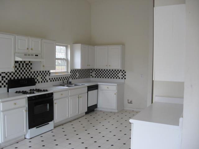 1019 Riverclift Dr, Conyers, GA 30094 photo 4