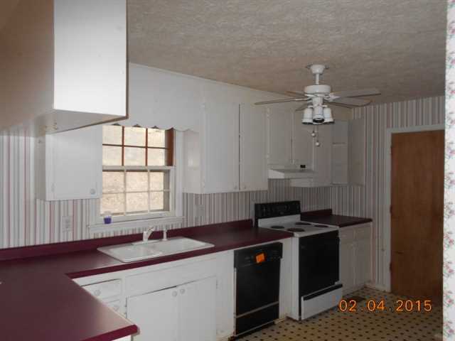603 Elberta St, Cornelia, GA 30531 photo 4