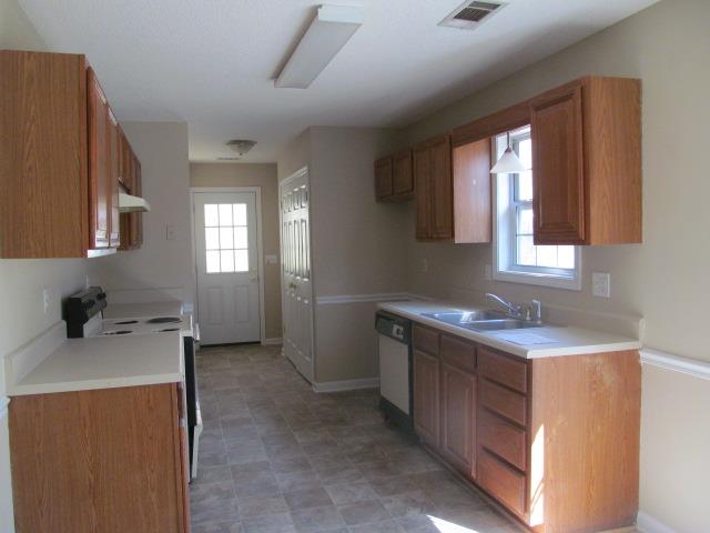 102 Paddlewheel Dr, Lagrange, GA 30240 photo 3