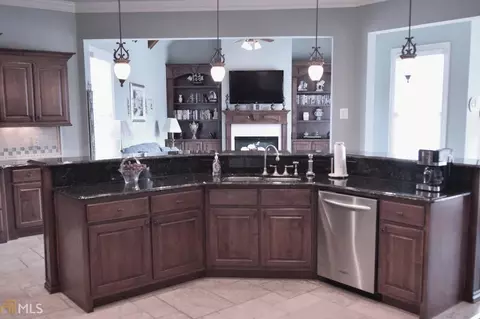 2690 Springbluff Ct, Buford, GA 30519 photo 5