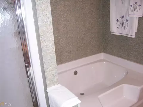 428 Hampton Green Dr, Lagrange, GA 30240 photo 16
