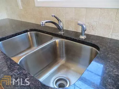 140 Carrington Dr, Commerce, GA 30529 photo 2