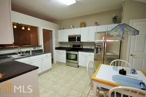 220 Pebble Beach Dr, Perry, GA 31069 photo 9