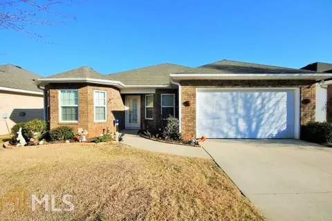 220 Pebble Beach Dr, Perry, GA 31069 photo 1