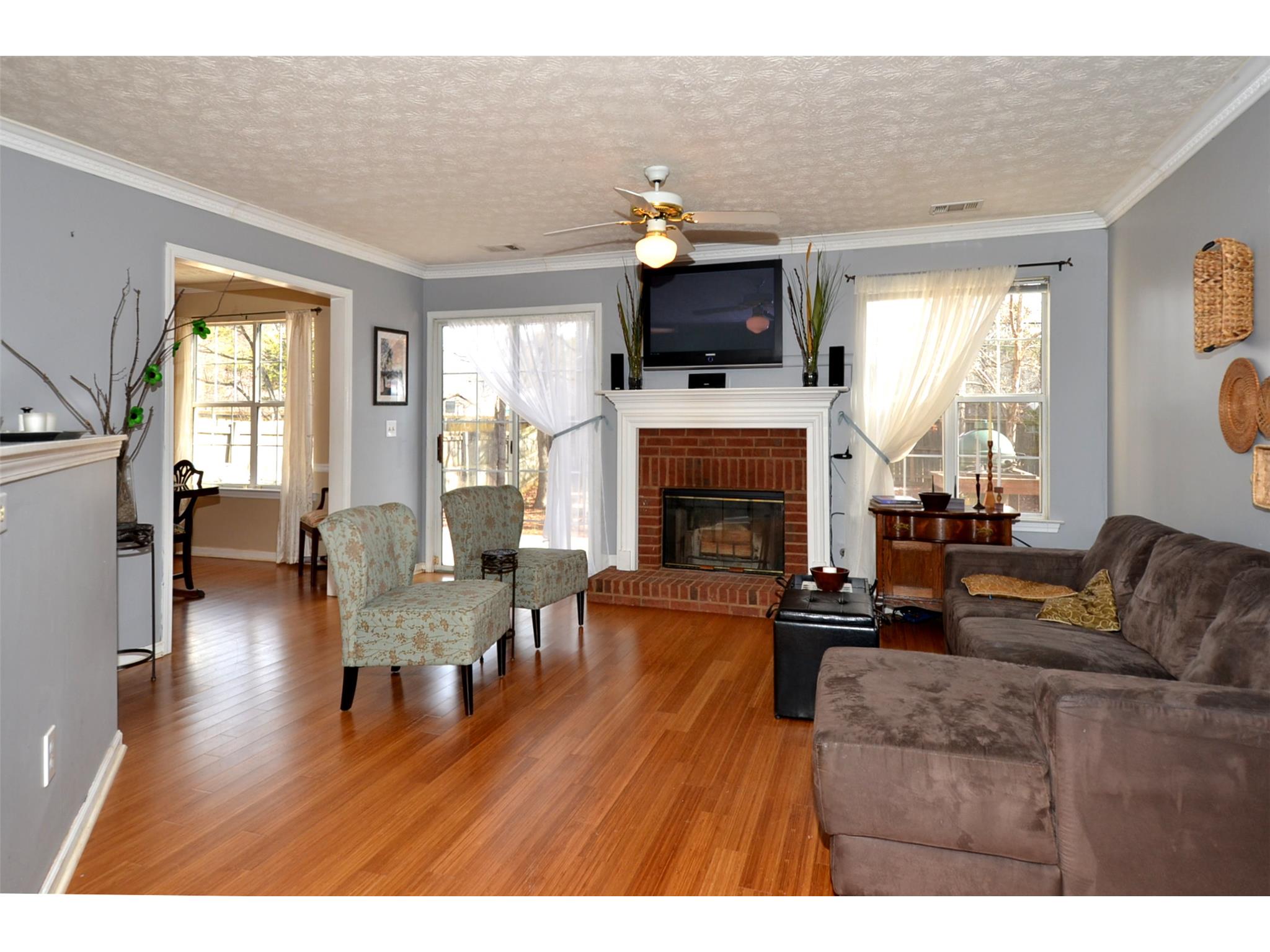 900 Ahearn Ct, Suwanee, GA 30024 photo 5