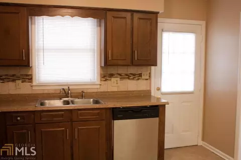 303 Valley Ct, Lagrange, GA 30241 photo 4