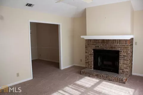 303 Valley Ct, Lagrange, GA 30241 photo 6