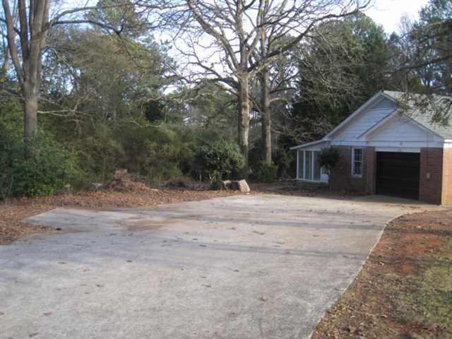 973 Rays Rd, Stone Mountain, GA 30083 photo 13