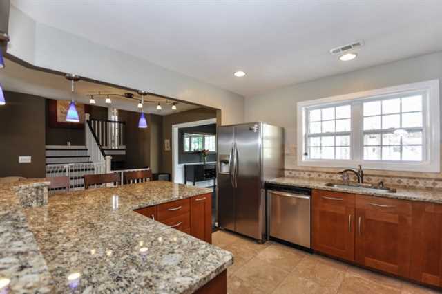 4104 Admiral Dr, Atlanta, GA 30341 photo 4