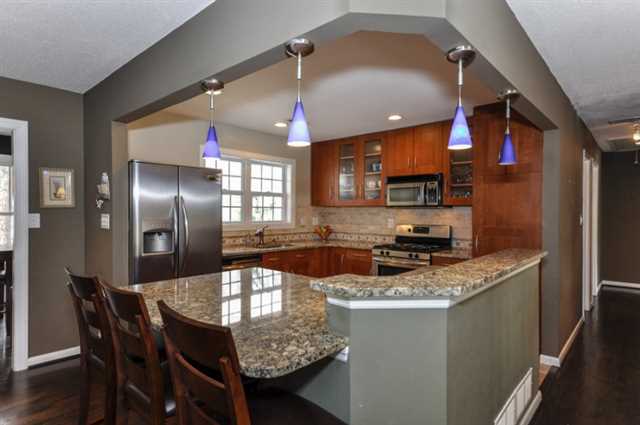 4104 Admiral Dr, Atlanta, GA 30341 photo 3