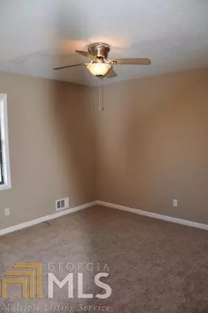 17 Windsor Dr, Winder, GA 30680 photo 8