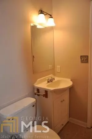 17 Windsor Dr, Winder, GA 30680 photo 9