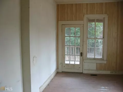 23 W Wright St, Winder, GA 30680 photo 3