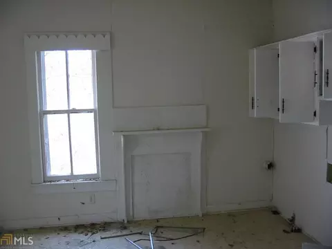 23 W Wright St, Winder, GA 30680 photo 6