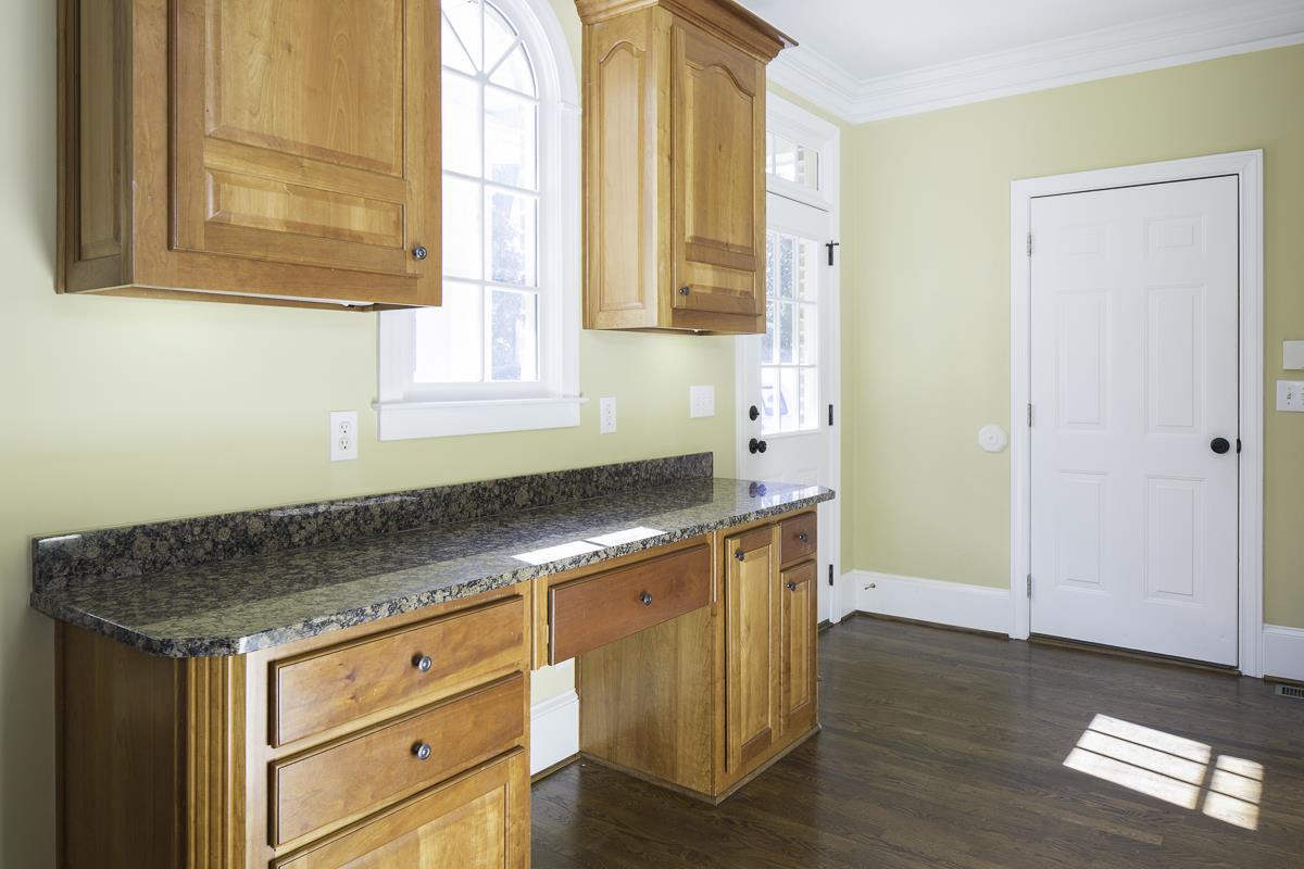 10075 Normandy Ln, Suwanee, GA 30024 photo 9