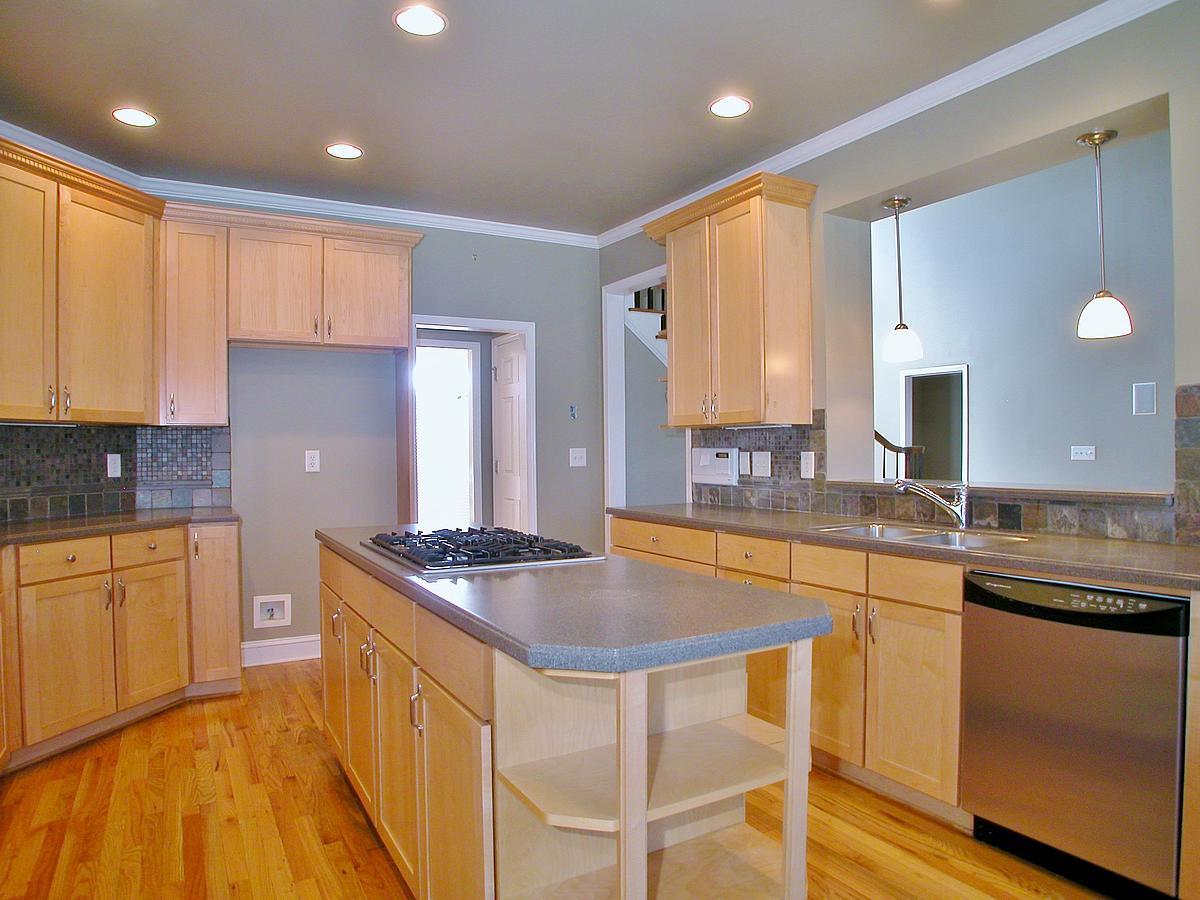 4240 Suwanee Bend Dr, Suwanee, GA 30024 photo 4