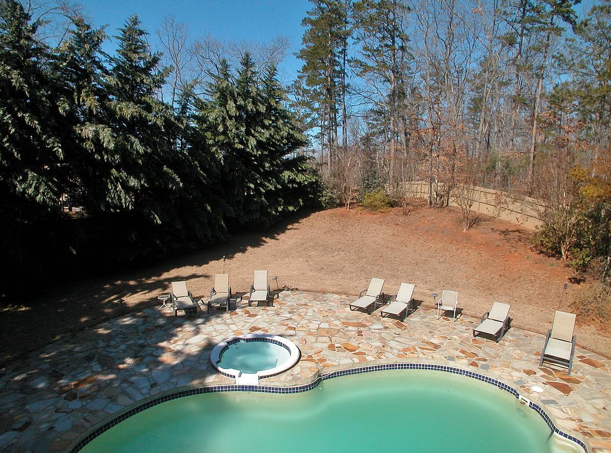 4240 Suwanee Bend Dr, Suwanee, GA 30024 photo 24