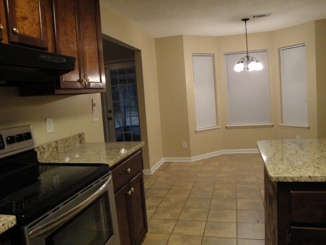 321 Cliff Howard Dr, Warner Robins, GA 31088 photo 4