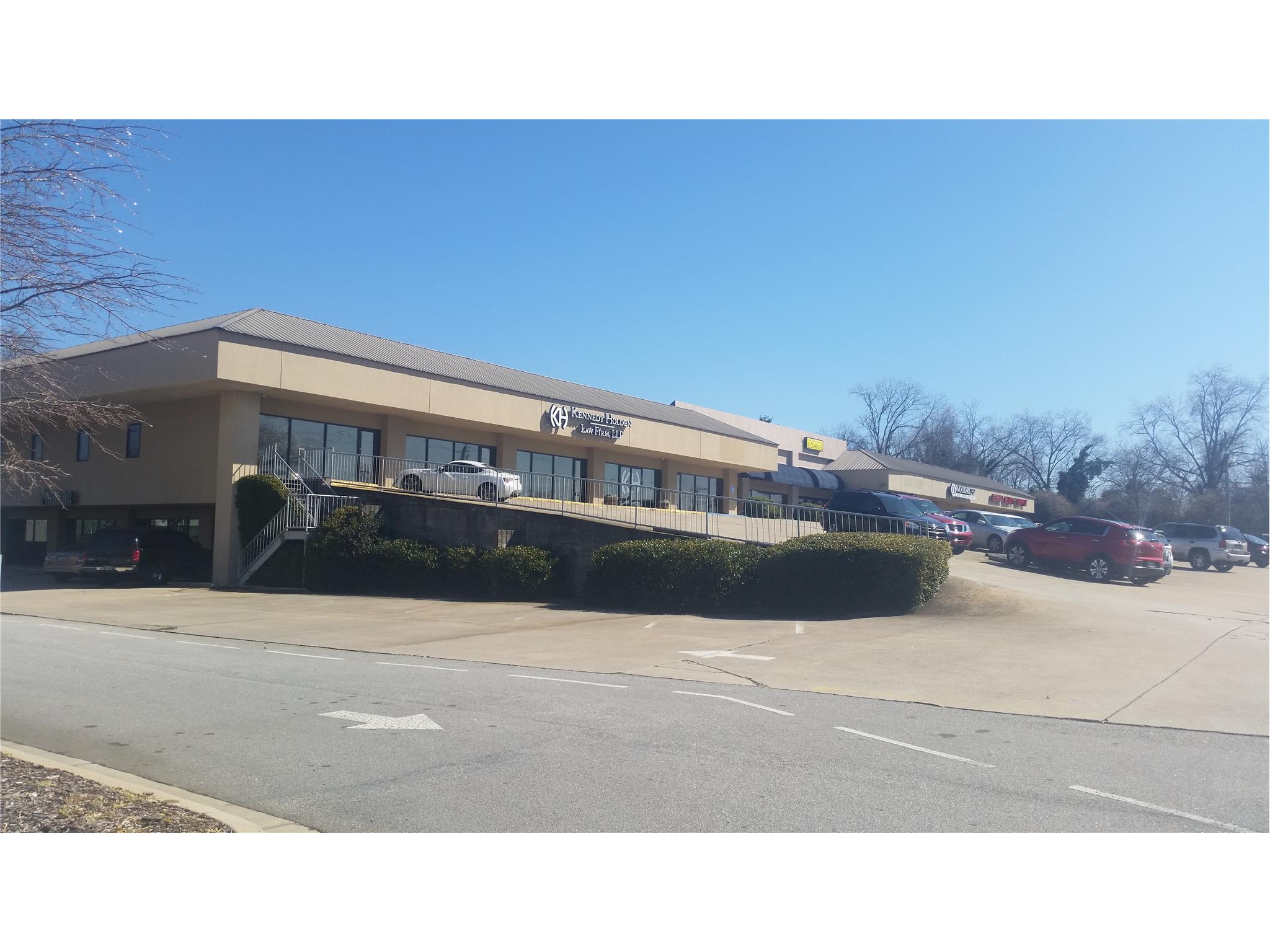 675 SE E Butler Pkwy, Gainesville, GA 30501 photo 1