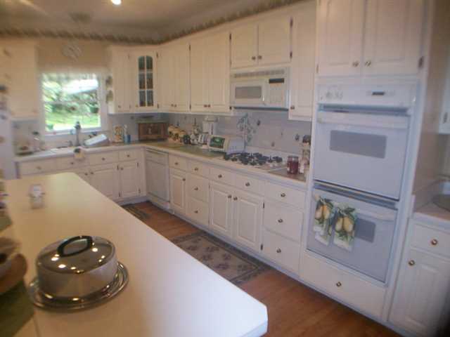 200 Drumcliff Ct, Tyrone, GA 30290 photo 3