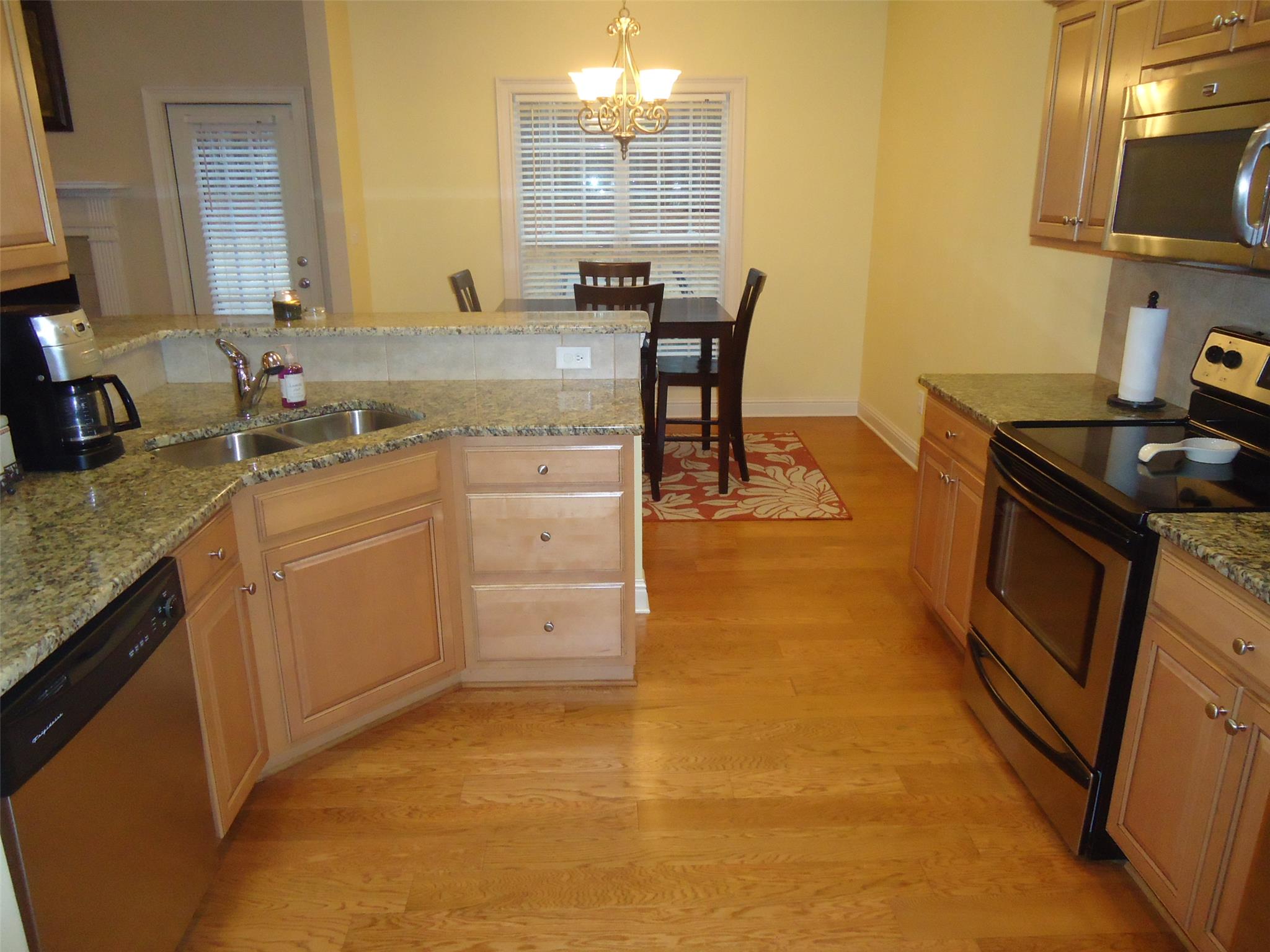 109 Hidden Springs Dr, Lagrange, GA 30240 photo 4