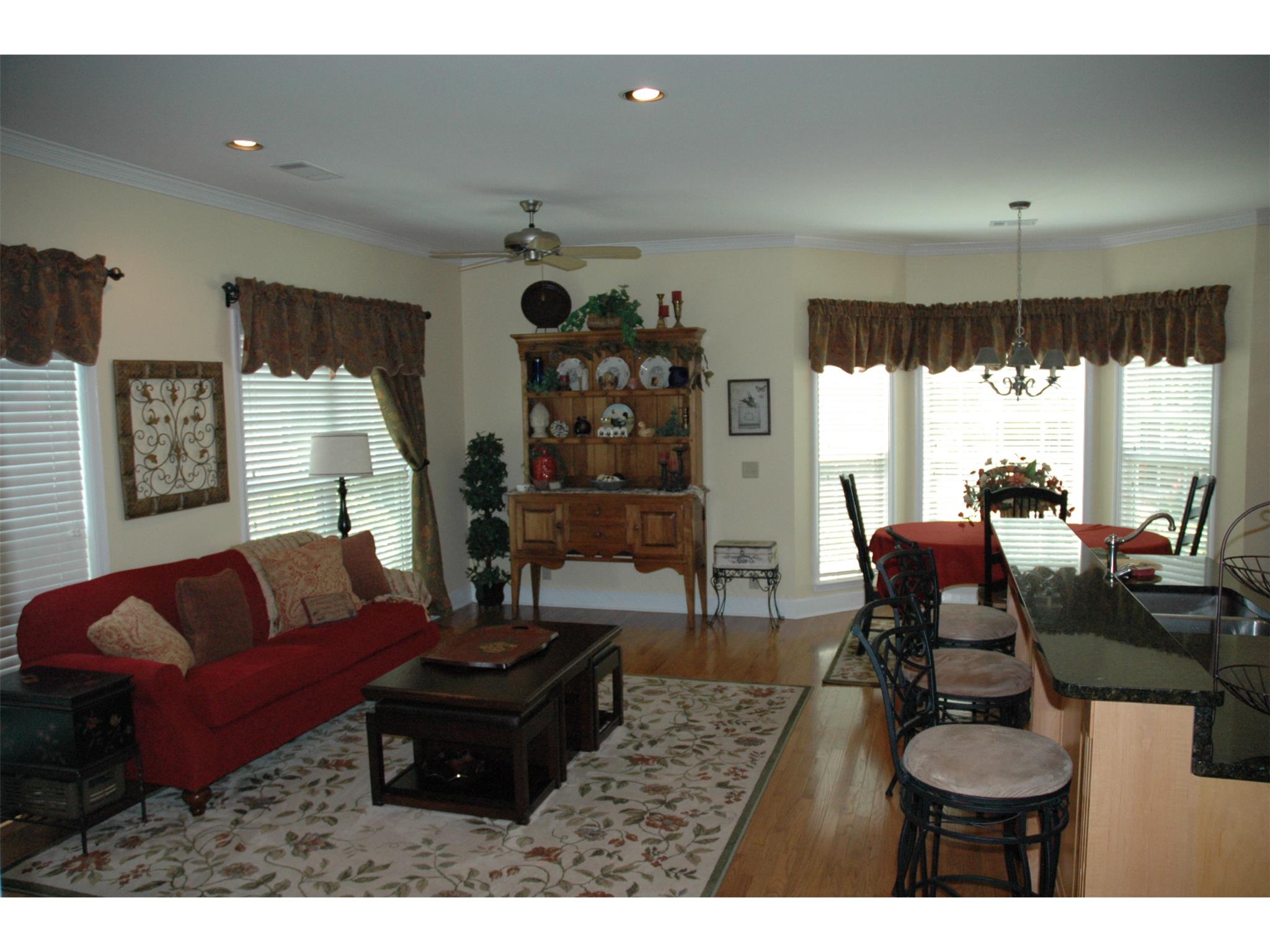 215 Village Dr, Lagrange, GA 30240 photo 7