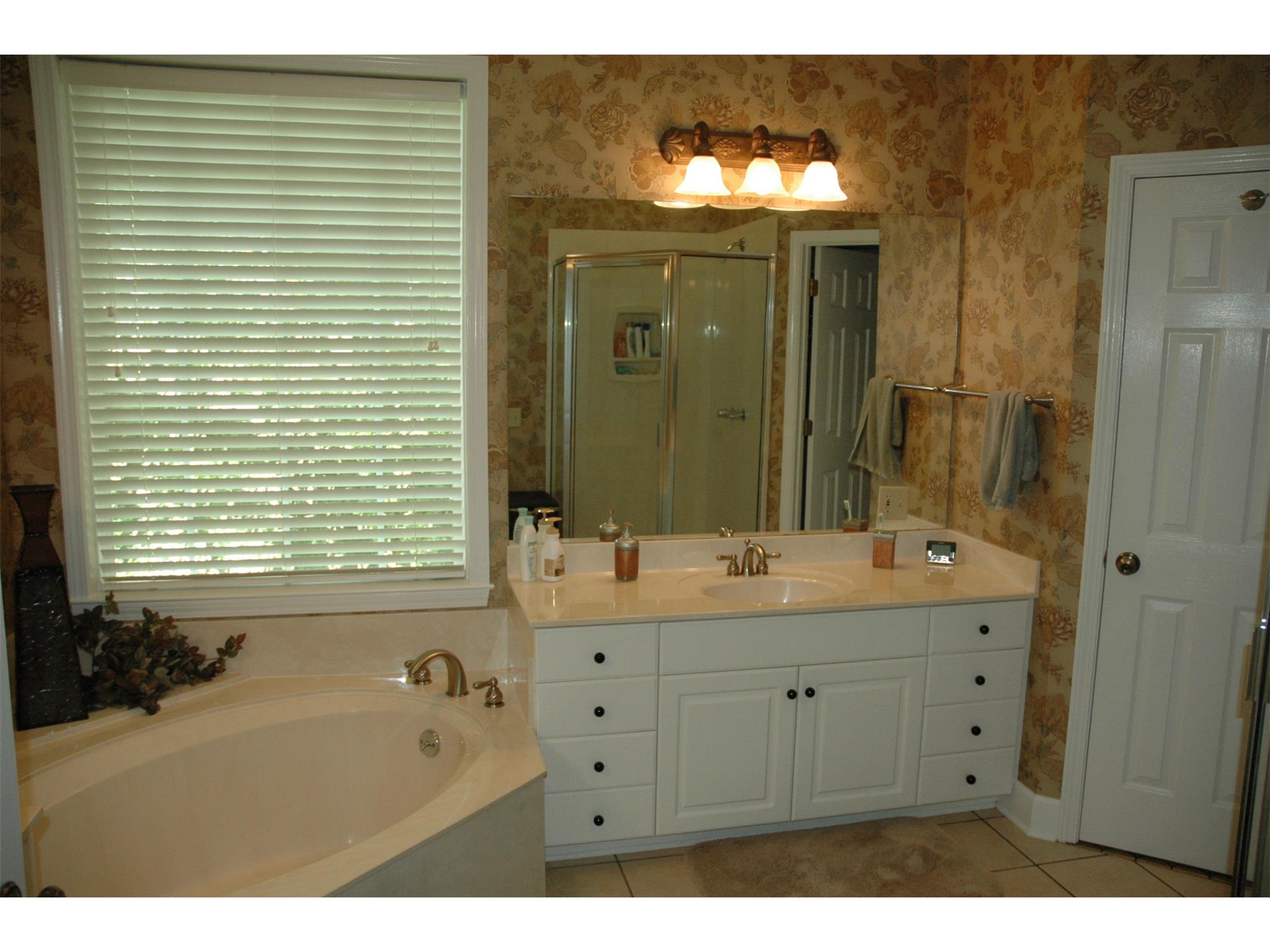 215 Village Dr, Lagrange, GA 30240 photo 17