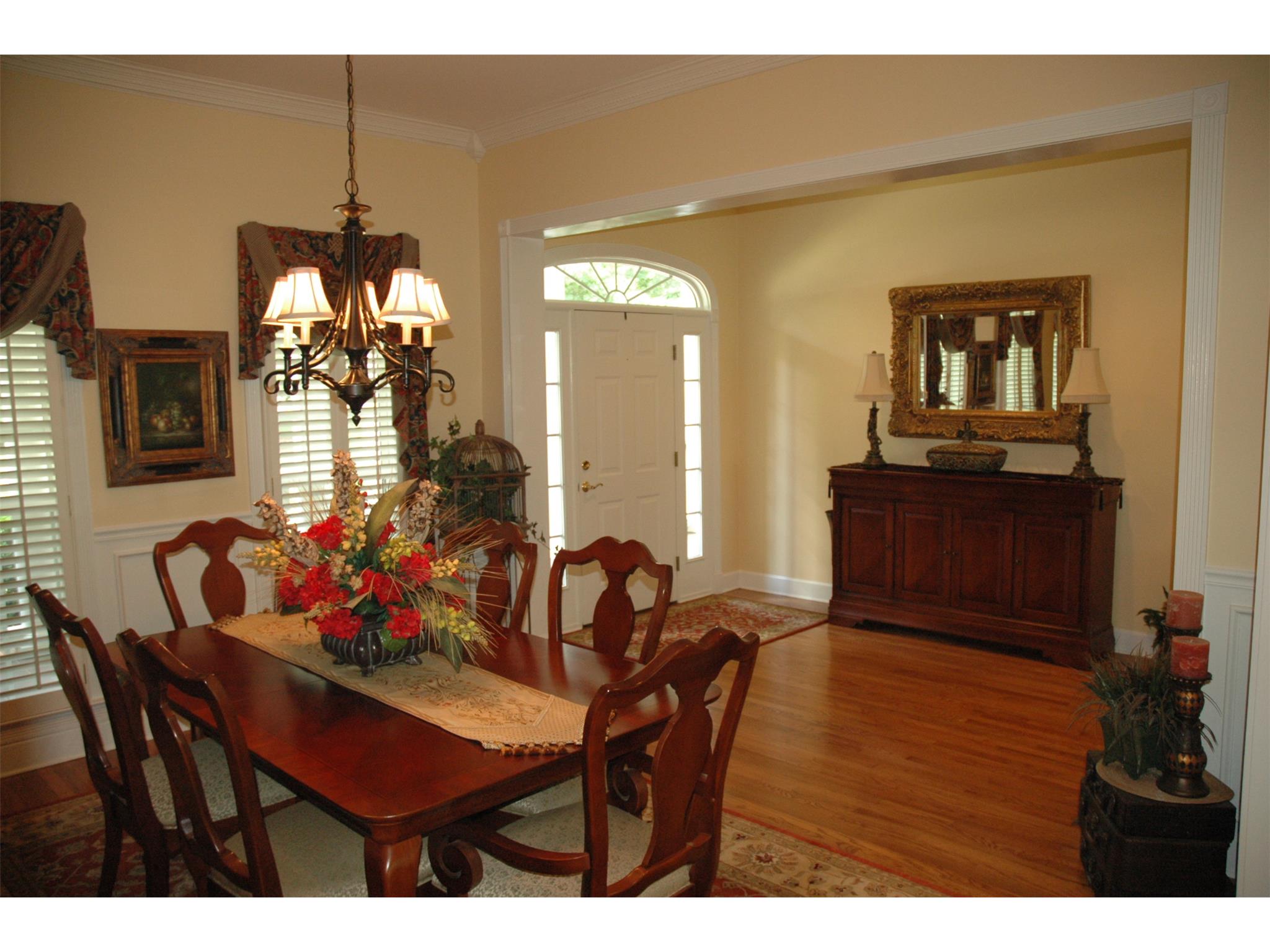 215 Village Dr, Lagrange, GA 30240 photo 3
