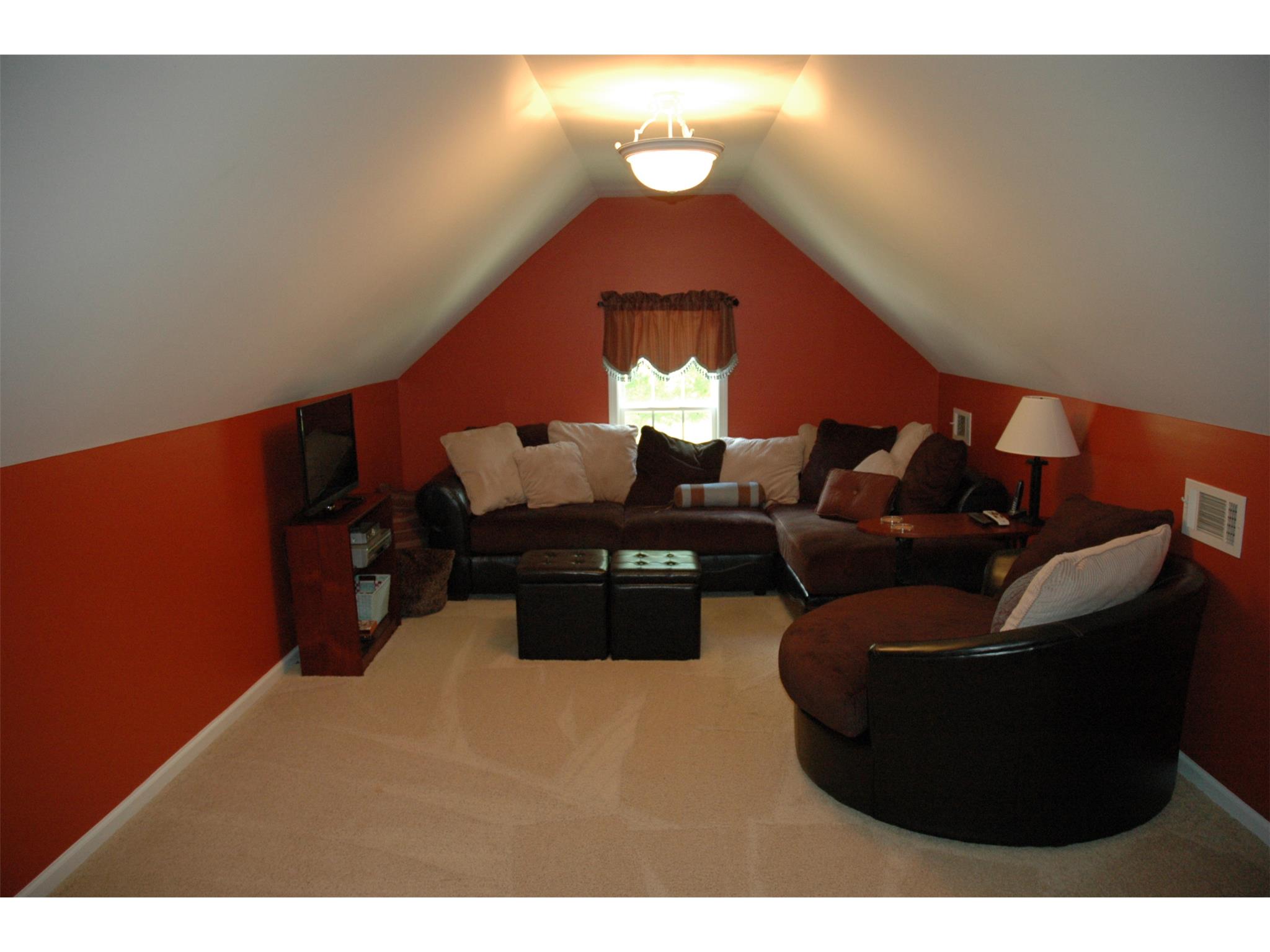 215 Village Dr, Lagrange, GA 30240 photo 12