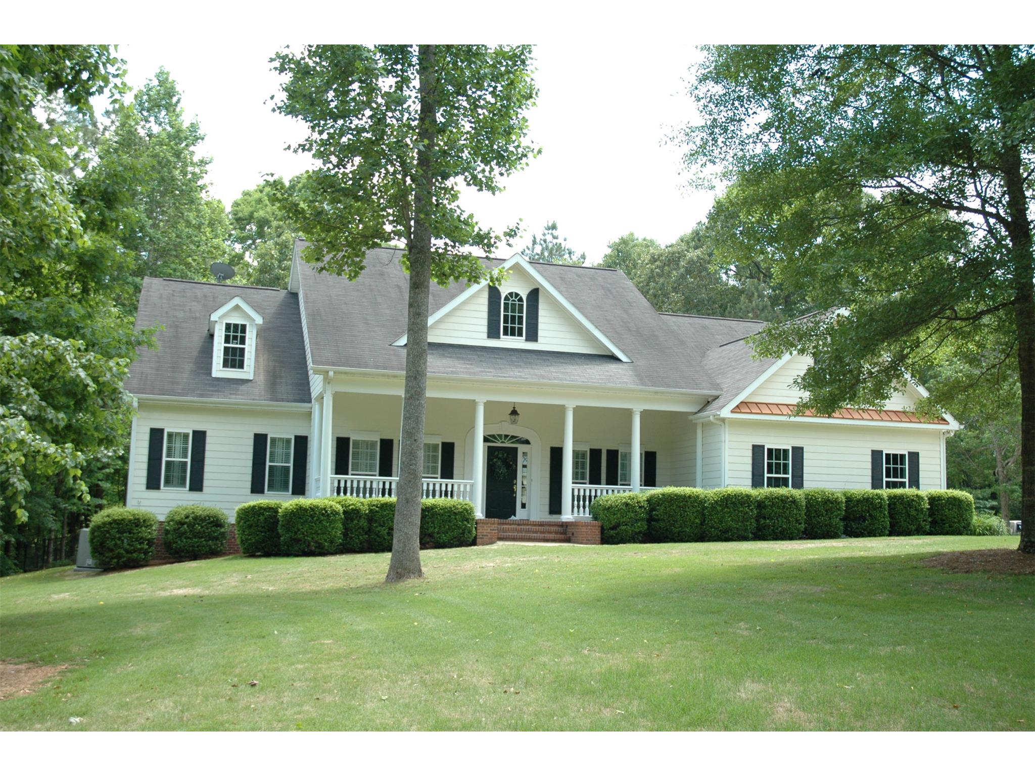 215 Village Dr, Lagrange, GA 30240 photo 1