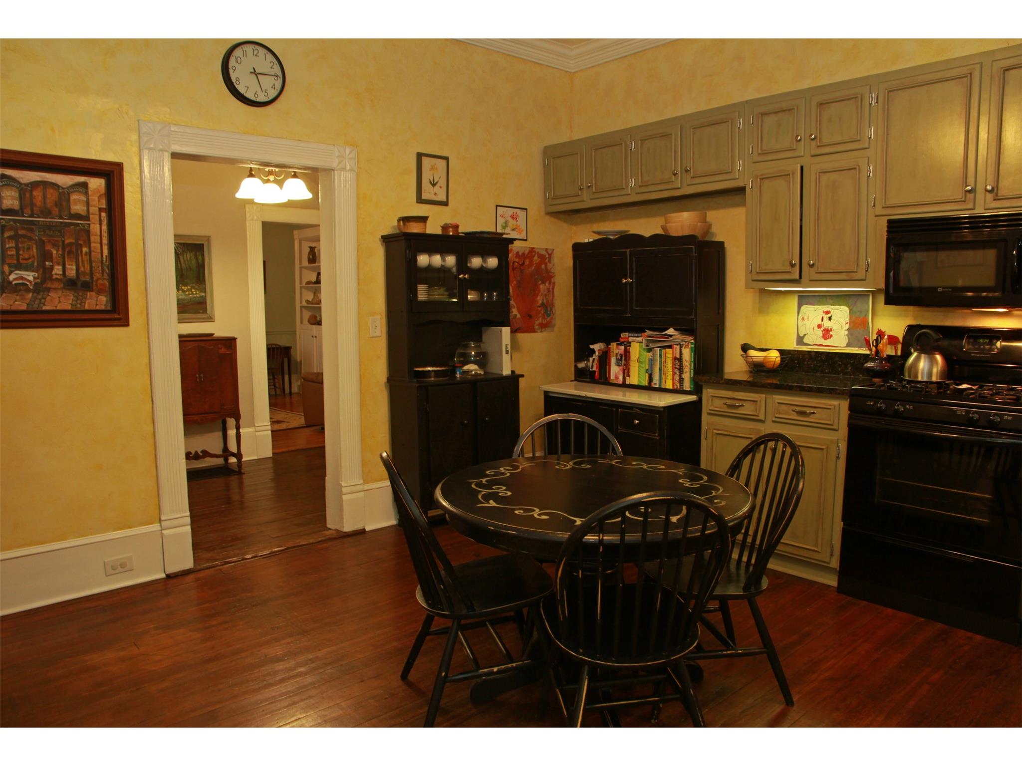 126 Bowden St, Commerce, GA 30529 photo 9