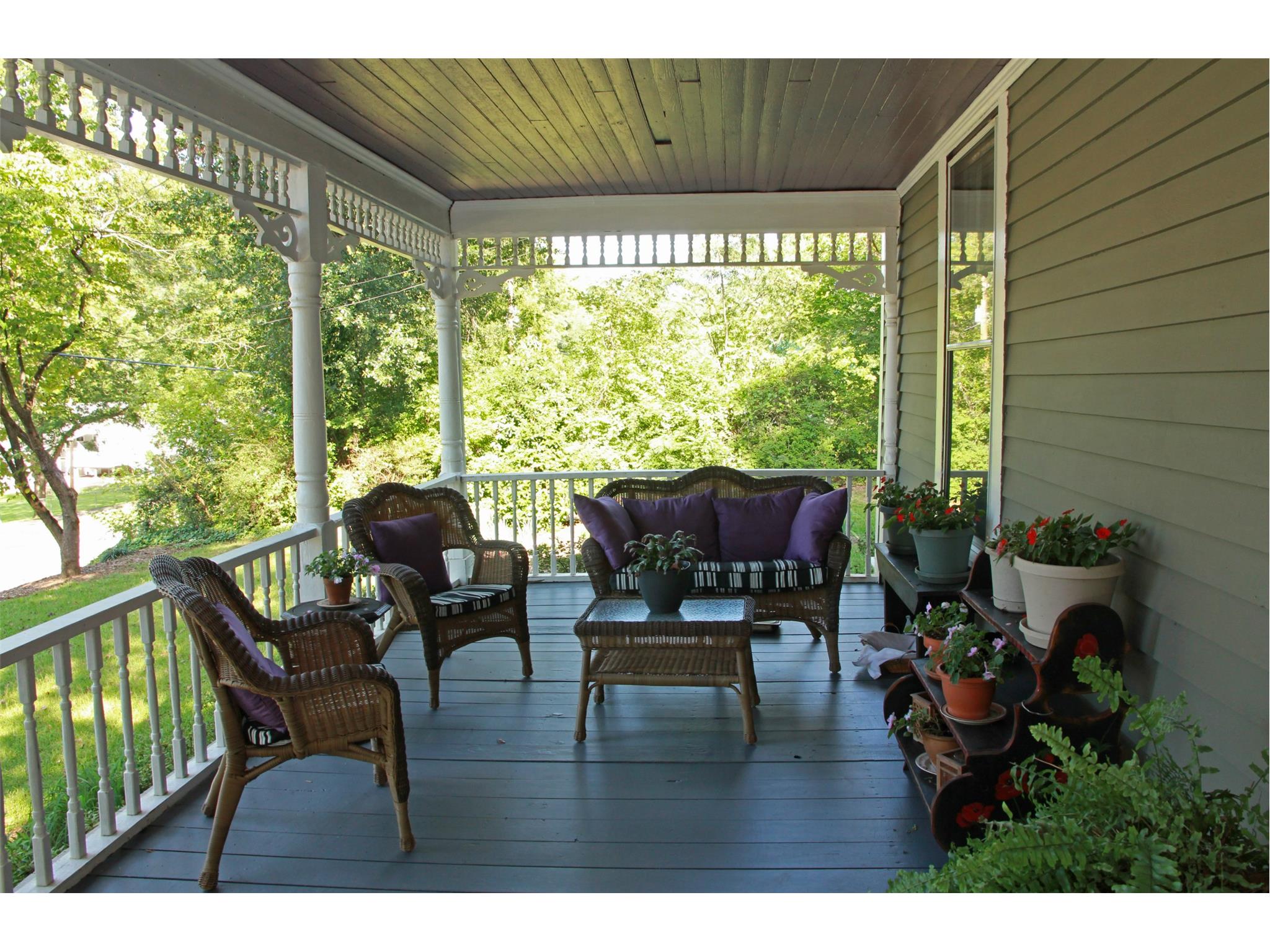 126 Bowden St, Commerce, GA 30529 photo 3