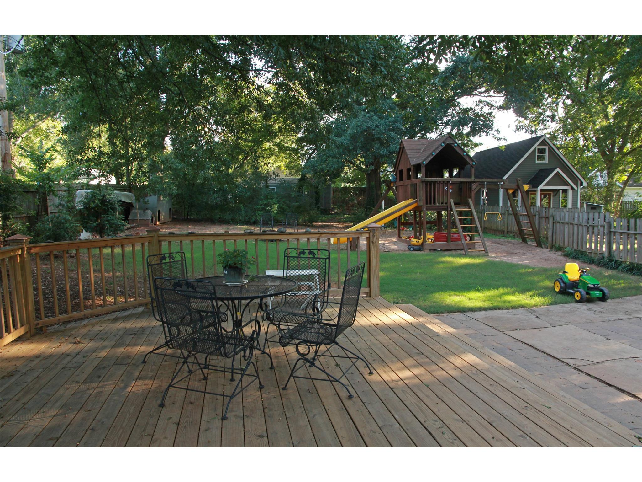 126 Bowden St, Commerce, GA 30529 photo 4