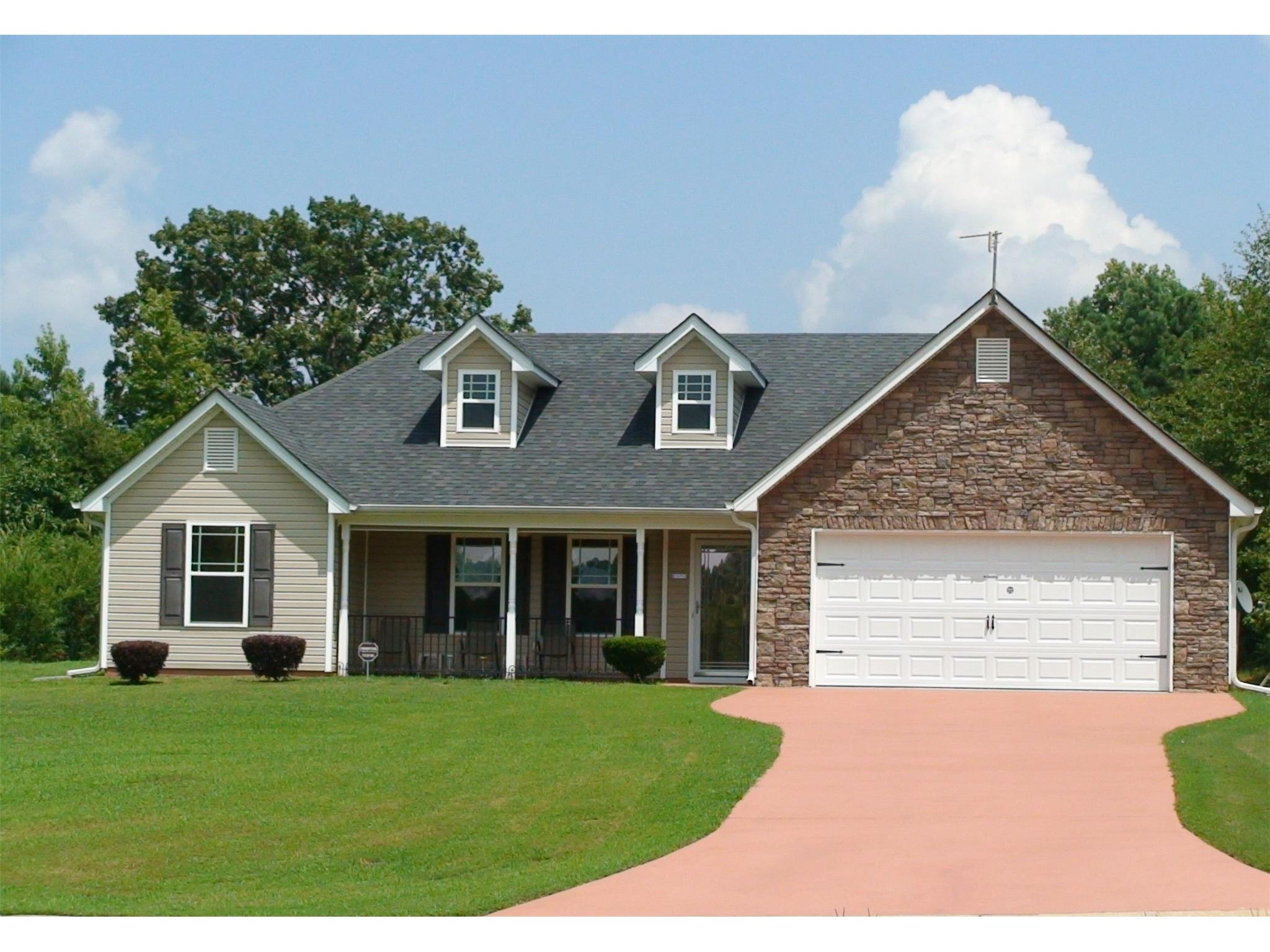 101 Richmond Dr, Lagrange, GA 30240 photo 1