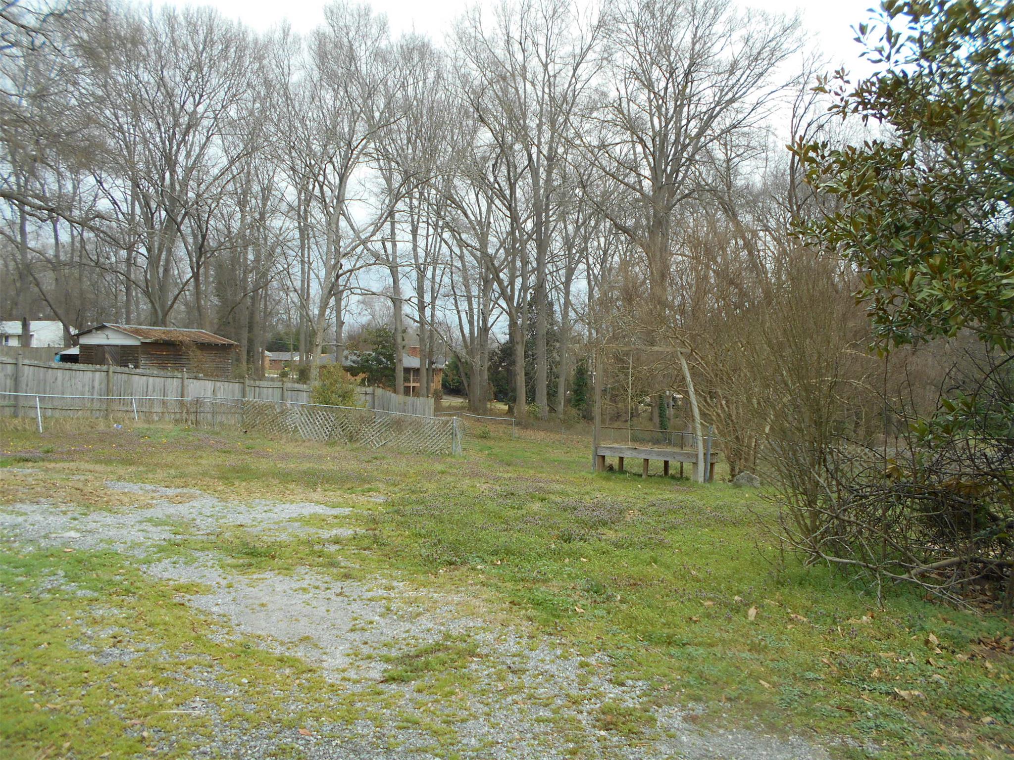 36 E Wright St, Winder, GA 30680 photo 3