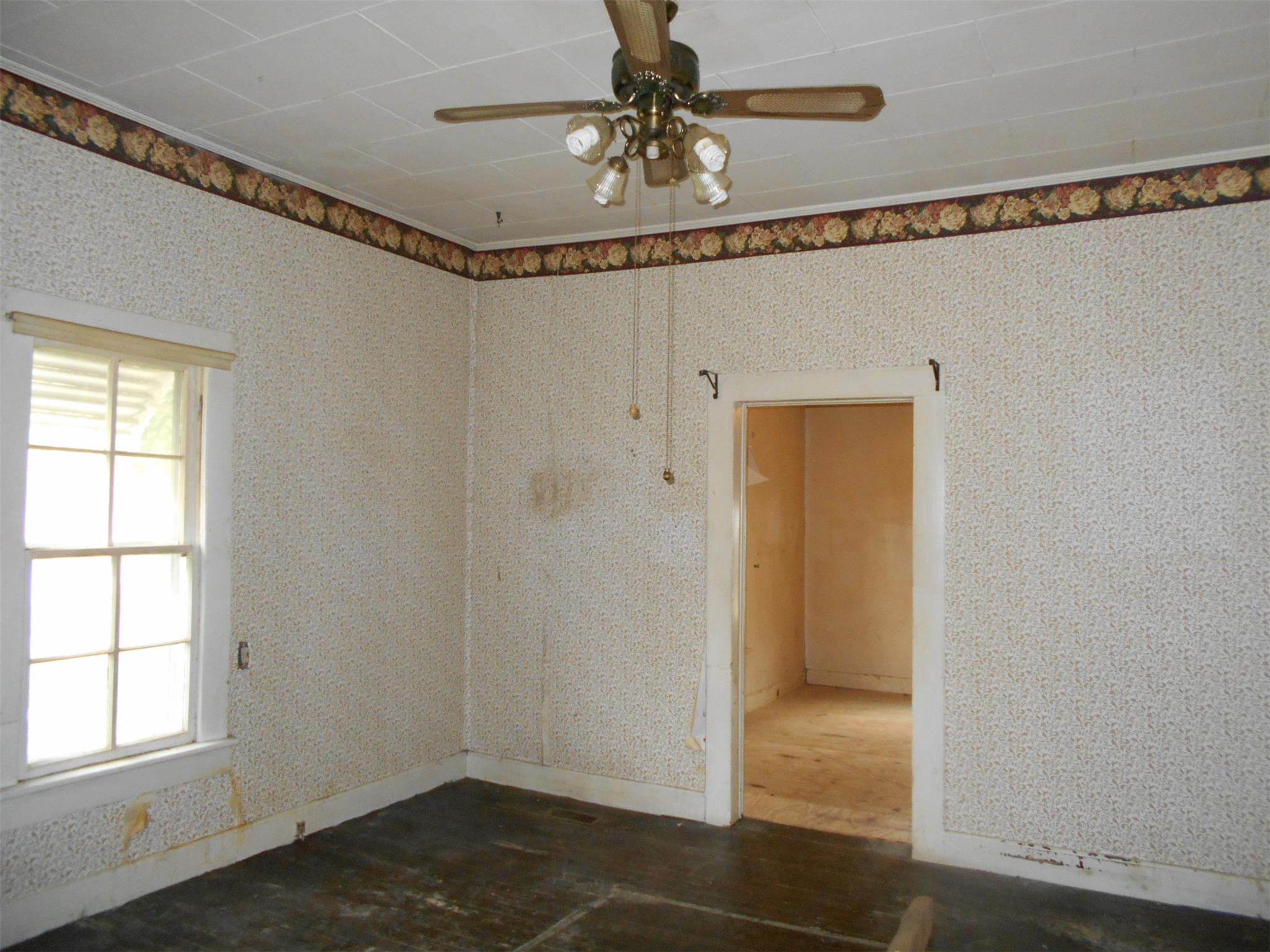 36 E Wright St, Winder, GA 30680 photo 12