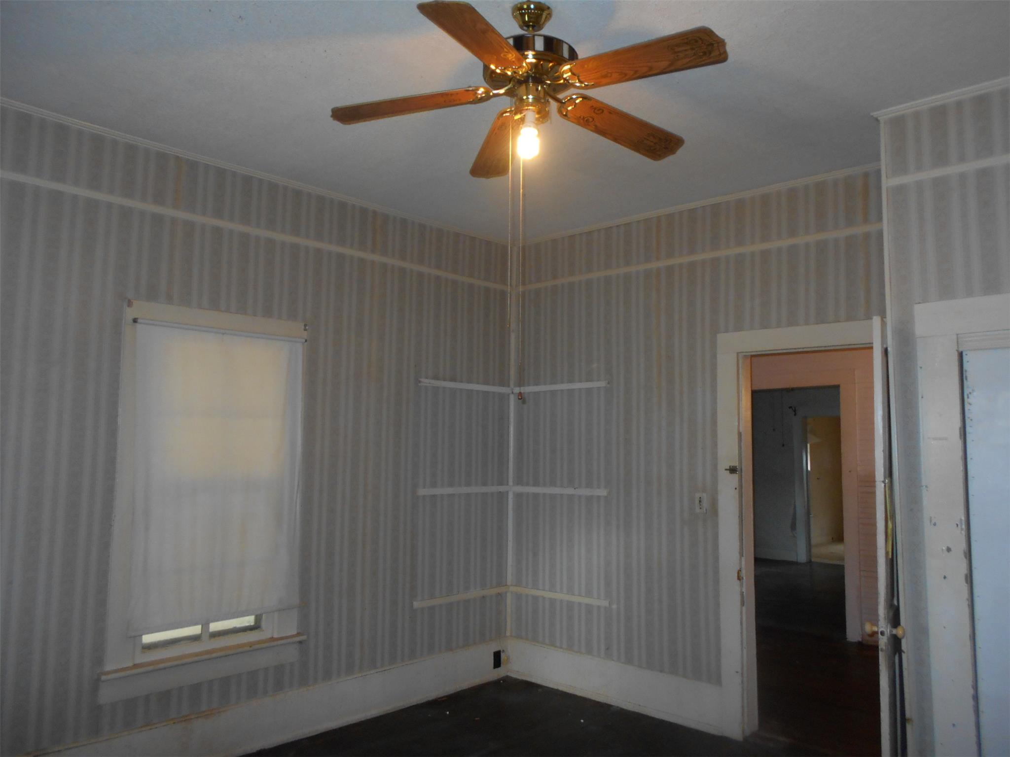 36 E Wright St, Winder, GA 30680 photo 7
